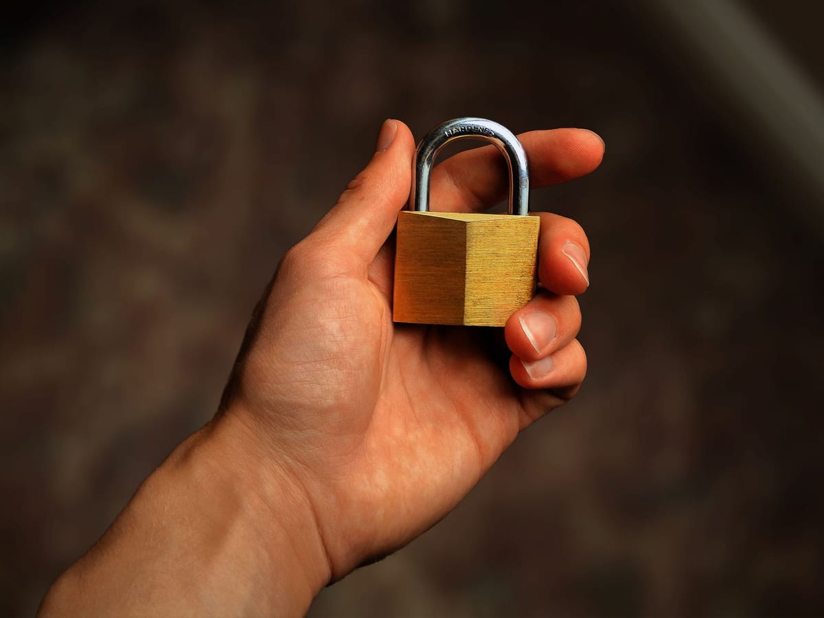 Russian bank website not opening because of certificates: what to do on a computer, a phone and abroad